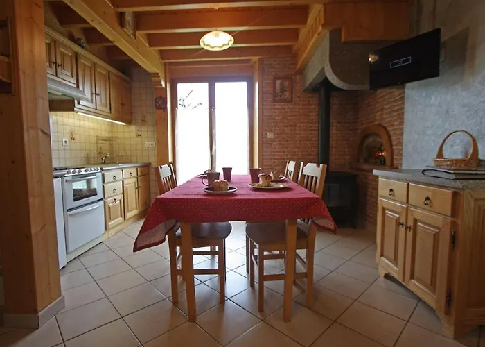 Prázdninový dům Maison Montagnarde Renovee Avec Cheminee Et Randonnees - Fr-1-589-281 *
